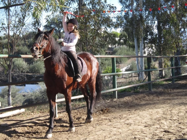 Cogiendo la cinta roja